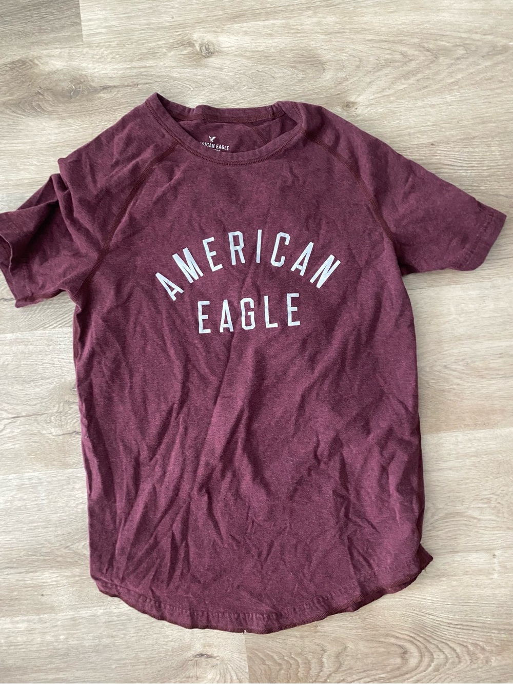 American Eagle Outfitters Burgundy Graphic Crew Neck Tee